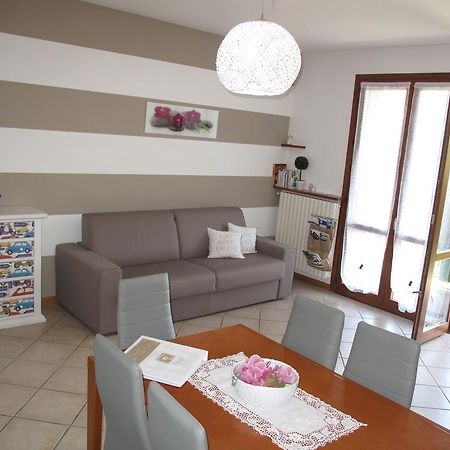 Appartement Luminoso Trilocale Con Piscina E Giardino Privato à Desenzano del Garda Extérieur photo