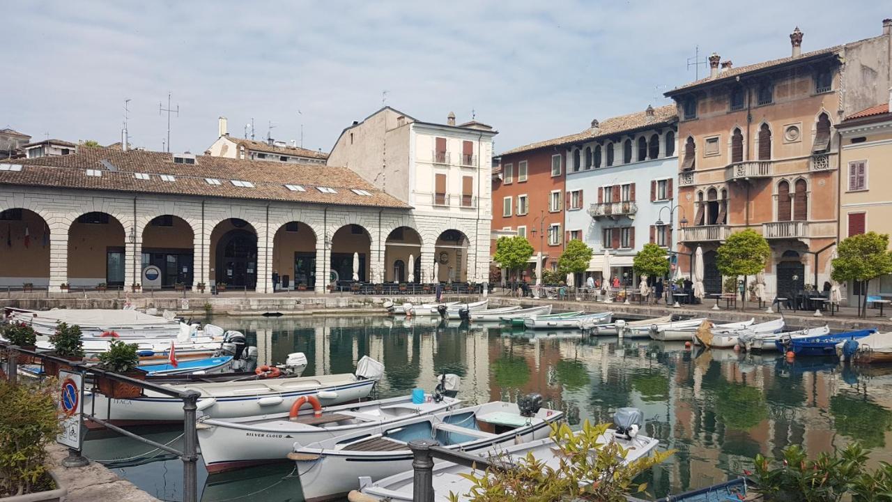 Appartement Luminoso Trilocale Con Piscina E Giardino Privato à Desenzano del Garda Extérieur photo
