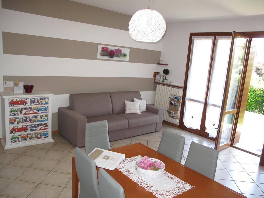 Appartement Luminoso Trilocale Con Piscina E Giardino Privato à Desenzano del Garda Extérieur photo