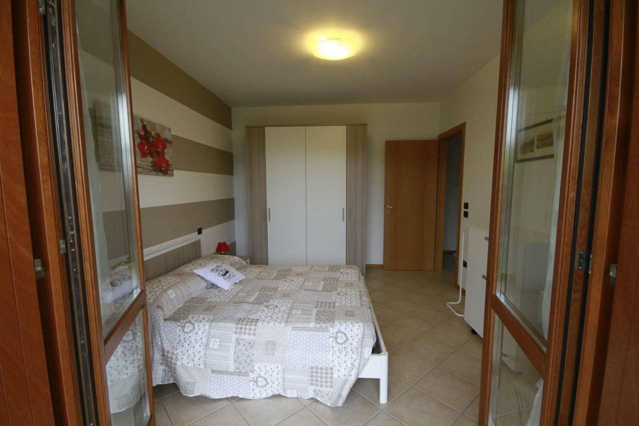 Appartement Luminoso Trilocale Con Piscina E Giardino Privato à Desenzano del Garda Extérieur photo
