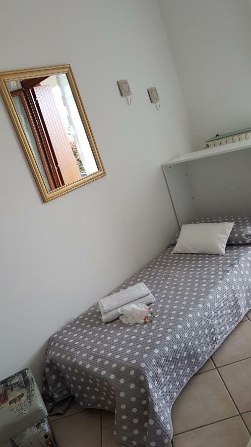 Appartement Luminoso Trilocale Con Piscina E Giardino Privato à Desenzano del Garda Extérieur photo